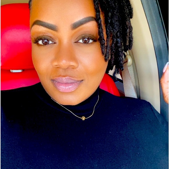 Meet your Posher, Ruth - Picture 1 of 1